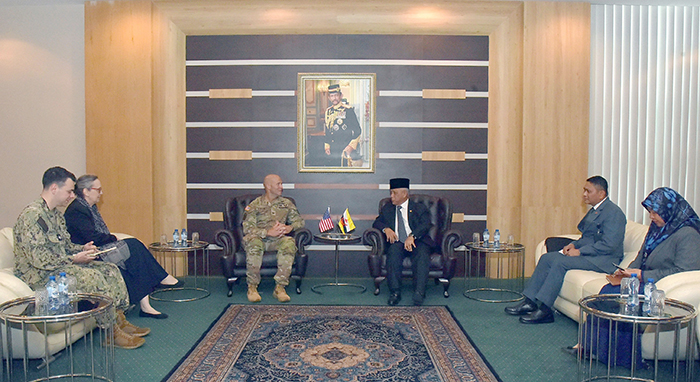 MINISTER AT THE PRIME MINISTER’S OFFICE AND MINISTER OF DEFENCE II RECEIVES FAREWELL CALL FROM THE DEFENCE ATTACHÉ OF THE UNITED STATES OF AMERICA TO BRUNEI DARUSSALAM