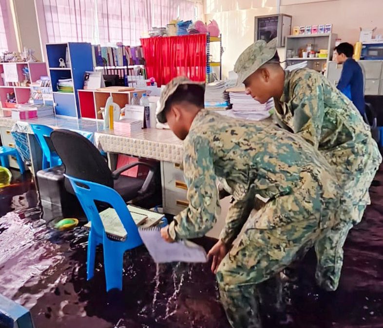 HUMANITARIAN ASSISTANCE AND DISASTER RELIEF RESPONSE BY THE CIVIL MILITARY COOPERATION (CIMIC) SECTION OF THE THIRD BATTALION ROYAL BRUNEI LAND FORCES IN BELAIT DISTRICT