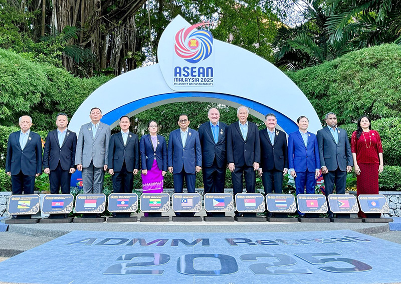 ASEAN DEFENCE MINISTERS’ MEETING RETREAT CONVENES IN MALAYSIA