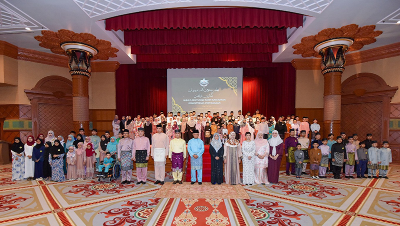 MINISTRY OF DEFENCE DONATES TO 180 ORPHANS IN SENTUHAN KASIH RAMADHAN CEREMONY
