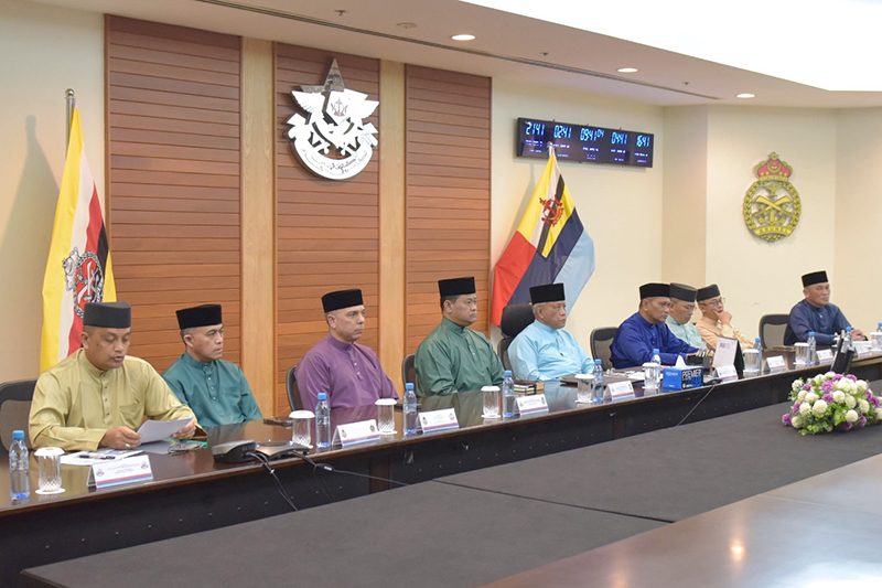 MINISTER AT THE PRIME MINISTER’S OFFICE AND MINISTER OF DEFENCE II EXTENDS HARI RAYA AIDILFITRI GREETINGS TO ROYAL BRUNEI ARMED FORCES PERSONNEL SERVING AND TRAINING ABROAD