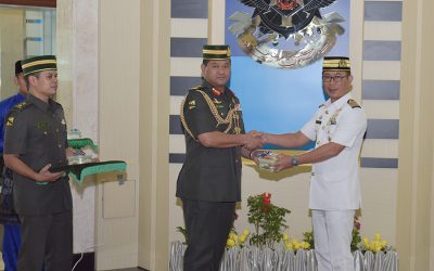 MINISTRY OF DEFENCE AND ROYAL BRUNEI ARMED FORCES OFFICERS AND PERSONNEL RECEIVED DATES AS A PERSONAL GIFT FROM HIS MAJESTY THE SULTAN AND YANG DI-PERTUAN OF BRUNEI DARUSSALAM