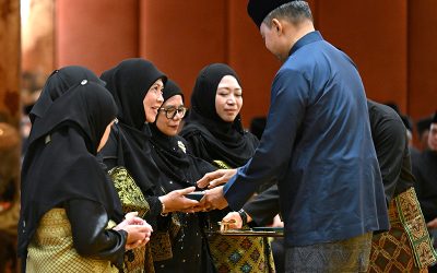 HIS MAJESTY BESTOWS STATE HONORARY MEDALS TO OFFICERS AND PERSONNEL OF THE MINISTRY OF DEFENCE