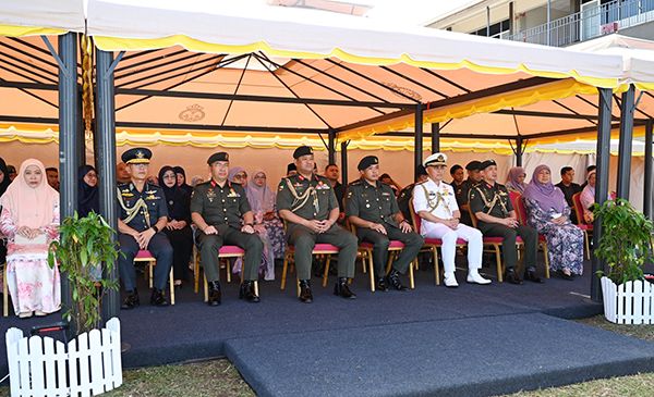 OPENING CEREMONY OF THE ‘I KNOW I CAN’ BUILDING, PANTAI BERAKAS PRIMARY SCHOOL AND HANDING OVER OF THE KEYS OF THE UPGRADED RESIDENTIAL BARRACKS AT BLOCK F, JALAN DATO BURROWS, BERAKAS GARRISON