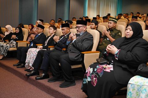 CIVILIAN STAFF OF THE MINISTRY OF DEFENCE RECEIVES WELFARE DONATION