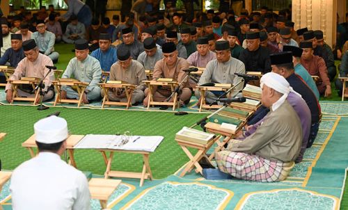 THE ROYAL BRUNEI ARMED FORCES PARTICIPATED IN THE NIGHTLY TADARUS AL-QURAN FUNCTION DURING RAMADAN AT ISTANA NURUL IMAN 1447 HIJRAH/2026 MASIHI